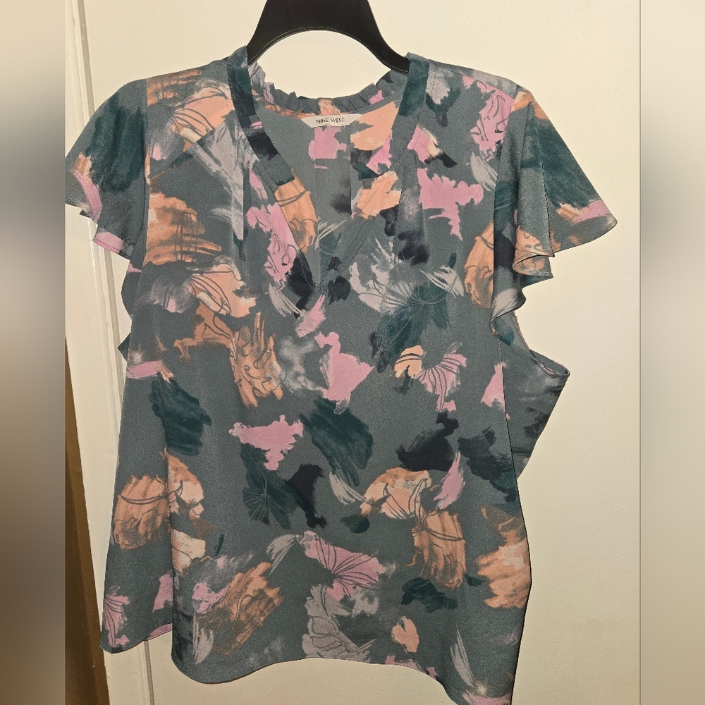 Nine West Brushstroke Floral V-Neck Flutter-Sleeve Top — Gray, Pink, Peach - XL